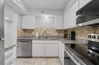 Photo #6: 16039307 Listing 