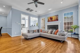 Photo #5: 16394773 Listing 