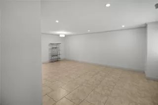 Photo #2: 16441779 Listing 