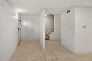 Photo #5: 16441779 Listing 