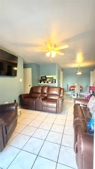 Photo #3: 16471649 Listing 