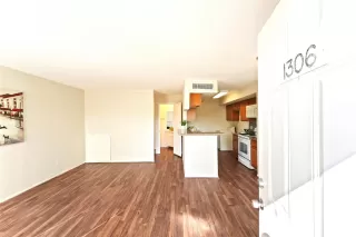 Photo #5: 16661323 Listing