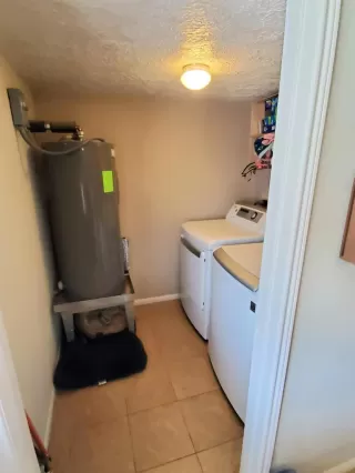 Photo #4: 16797458 Listing