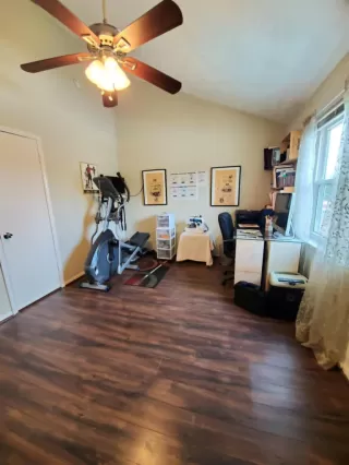 Photo #5: 16797458 Listing