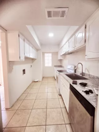 Photo #5: 16820609 Listing