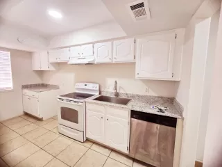 Photo #6: 16820609 Listing