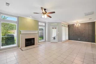 Photo #4: 17687829 Listing