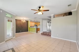 Photo #6: 17687829 Listing