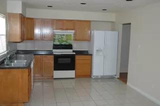 Photo #3: 17935738 Listing