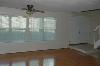 Photo #4: 17935738 Listing