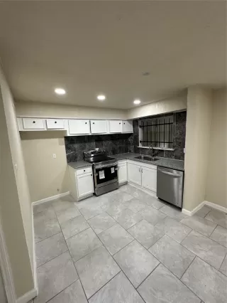 Photo #2: 18058180 Listing 