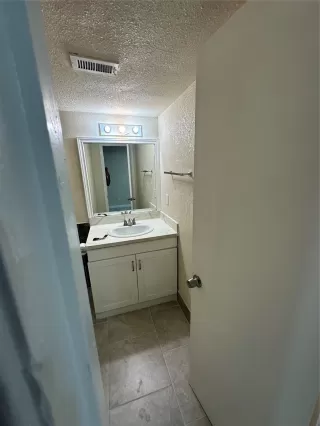 Photo #5: 18058180 Listing 