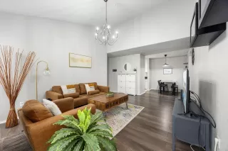 Photo #3: 18093579 Listing