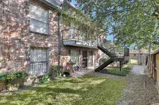 More Details about MLS # 18095762 : 201 W ROSAMOND STREET # 61