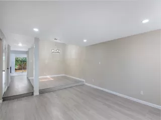 Photo #4: 18099460 Listing