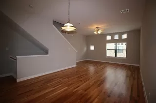 Photo #2: 18225078 Listing 