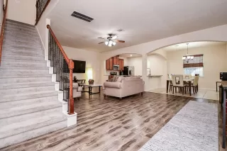 Photo #5: 18407975 Listing