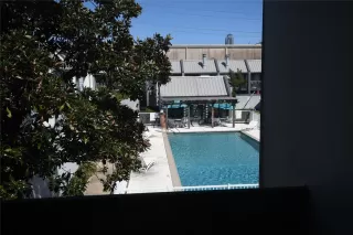 Photo #4: 18695685 Listing 