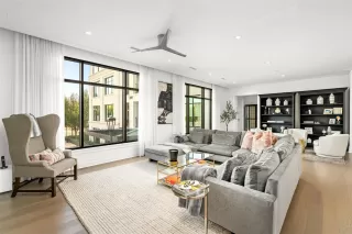 Photo #2: 18813321 Listing 