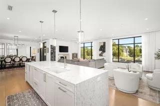 Photo #6: 18813321 Listing 