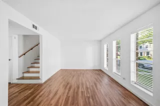 Photo #5: 18845996 Listing 