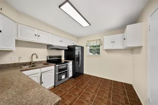 Photo #2: 18905777 Listing 