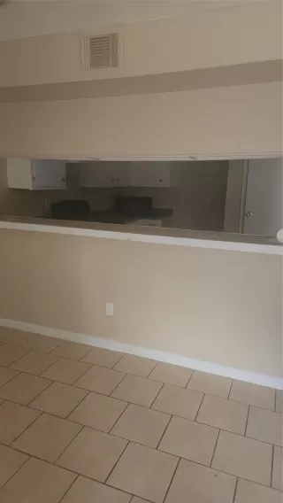 Photo #6: 19057352 Listing