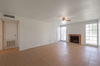 Photo #4: 19272271 Listing