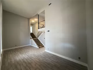 Photo #4: 19546184 Listing