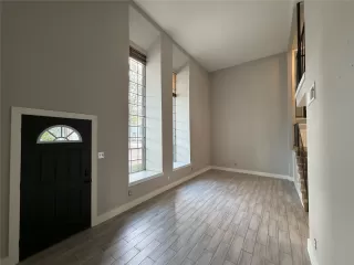 Photo #5: 19546184 Listing