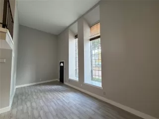 Photo #6: 19546184 Listing