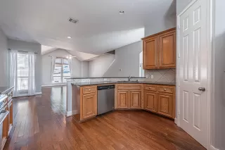 Photo #2: 19645853 Listing 