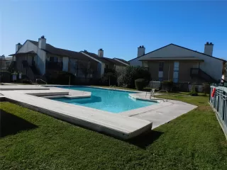 Photo #6: 19666308 Listing 