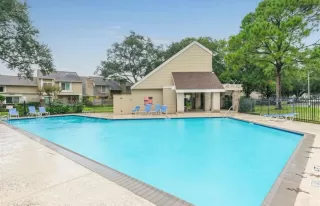 Photo #3: 20028141 Listing