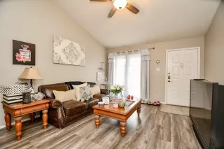 Photo #5: 20156661 Listing 