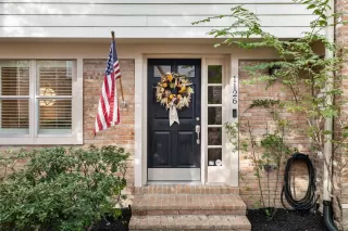 Photo #1: 20555052 Listing 