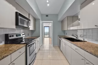 Photo #5: 20663171 Listing