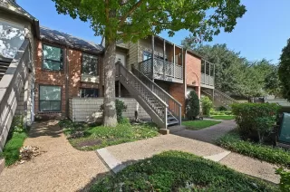 Photo #1: 2072739 Listing 