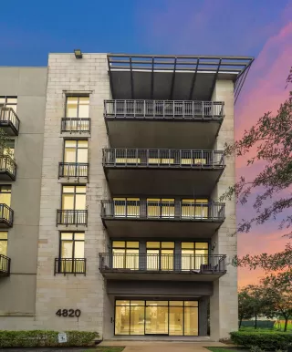 Photo #4: 20807398 Listing