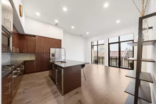 Photo #5: 20807398 Listing