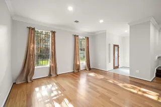 Photo #6: 20911575 Listing 