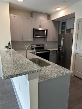 Photo #5: 21289404 Listing