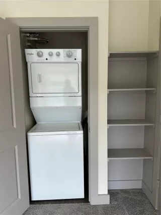 Photo #6: 21289404 Listing