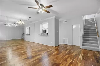 Photo #2: 21434508 Listing