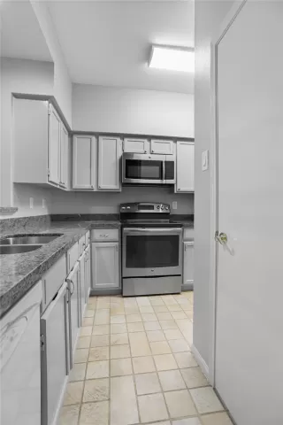 Photo #4: 21434508 Listing