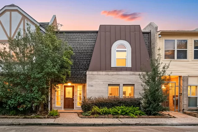 MLS: 21693846 Condo For Sale