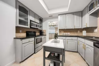 Photo #4: 21693846 Listing 