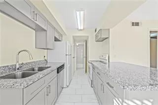 Photo #5: 21745582 Listing 