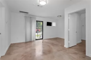 Photo #5: 21794334 Listing