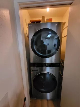 Photo #6: 21864617 Listing